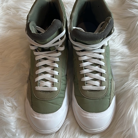 Men’s dusty olive Nike sneakers size10 - Picture 5 of 7